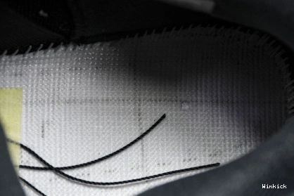 AIR 'WHITE JORDAN RETRO THUNDER' FQ8138-001 4 1023